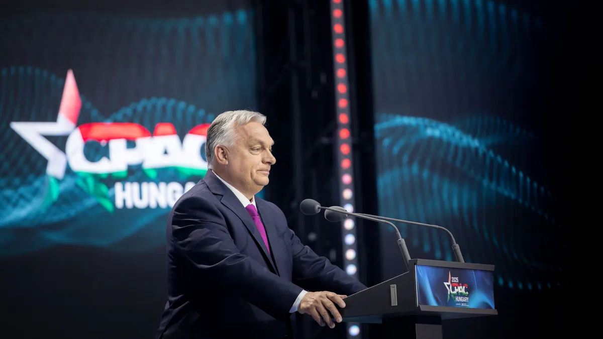 Orbán Viktor: Nem akarjuk, hogy a gyerekeinket az ukrán frontra küldjék, és koporsóban jöjjenek onnan haza!