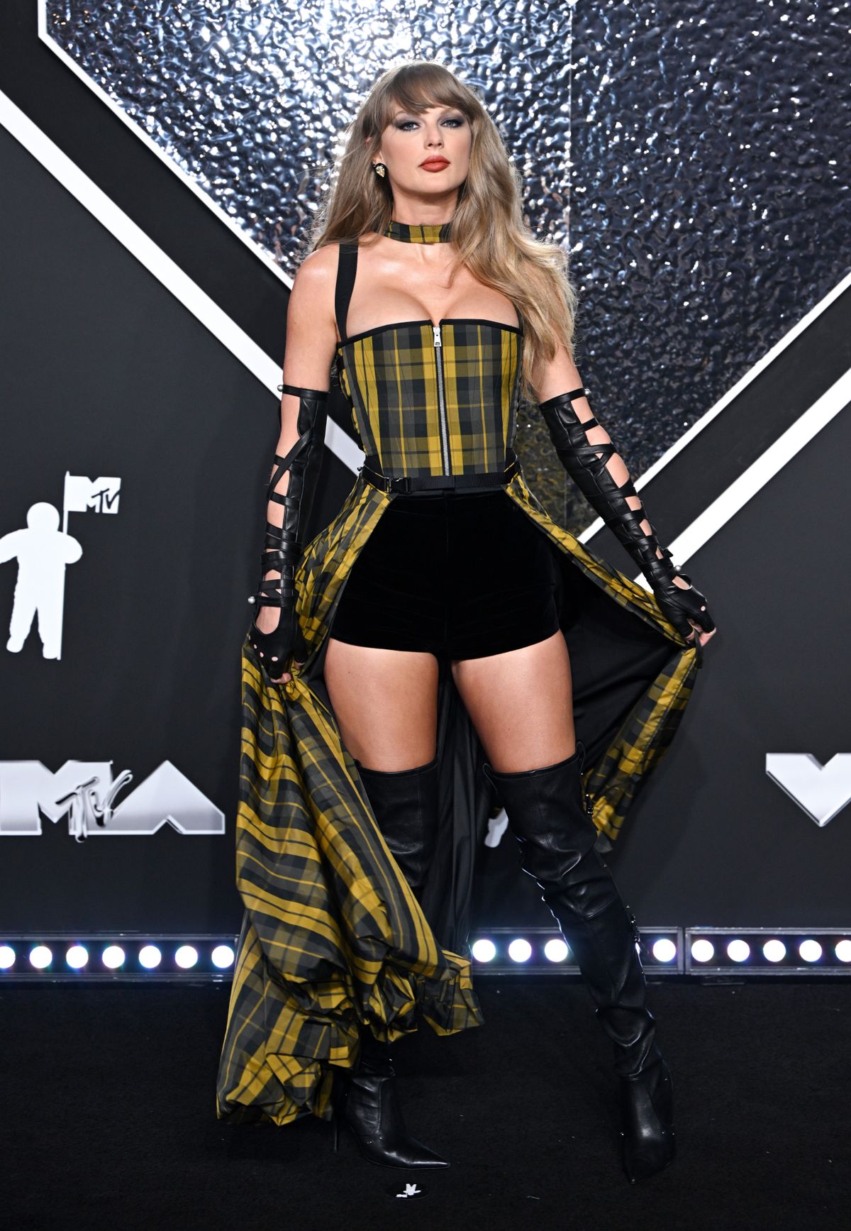 Taylor Swift jogi csapata mindent megtett annak érdekében, hogy az énekesnőnek ne kelljen a tanúk padjára állnia