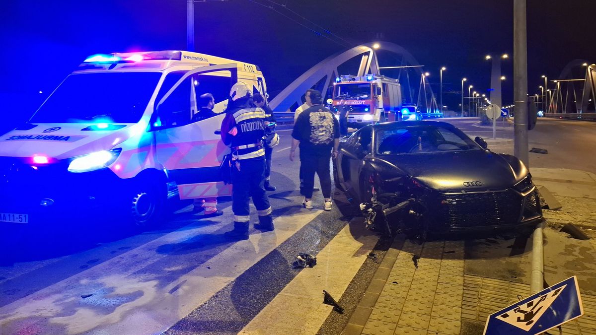Vitte a jelzőtáblát: összetörtek egy luxusjárgányt a Keleti pályaudvarnál