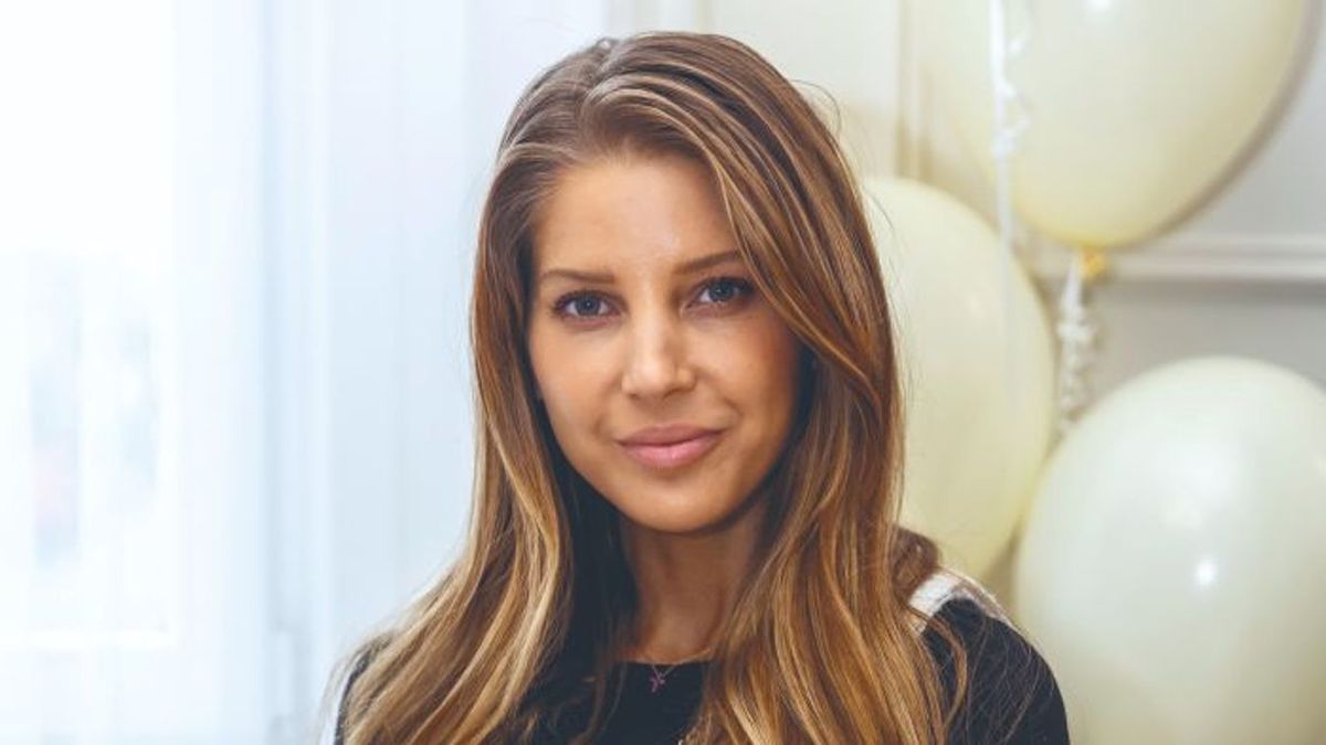Szabó Zsófi retró úszóbugyiban is lehengerlően szexi - Fotó