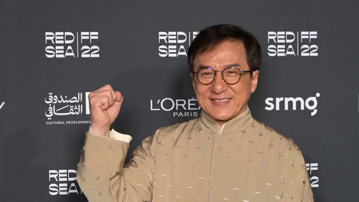 Jackie Chan 71 évesen is saját maga csinálja kaszkadőrjeleneteit. (Fotó: Origo)