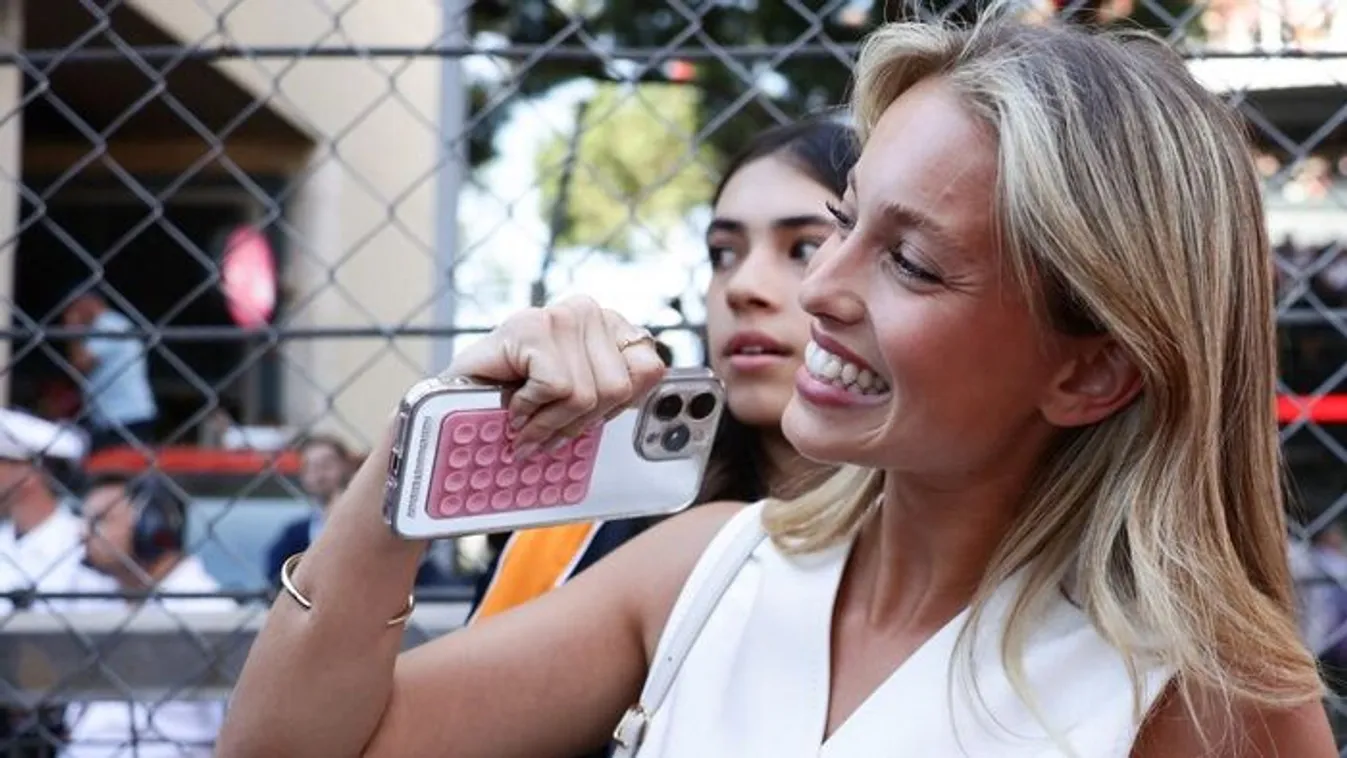 Újra együtt, modell szerelme ad erőt az F1 sztárjának