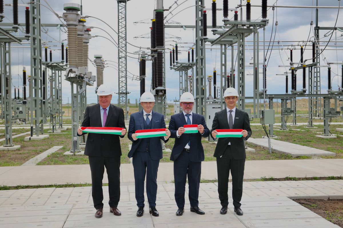 2025.05.29
a Mészáros Csoport érdekeltségébe tartozó OPUS TITÁSZ Zrt. „Debrecen Gugyori” nagyfeszültségű, 132 kV-os áramhálózati kapcsolóállomásának ünnepélyes avatása, illetve az azt követő helyszínbejárás
