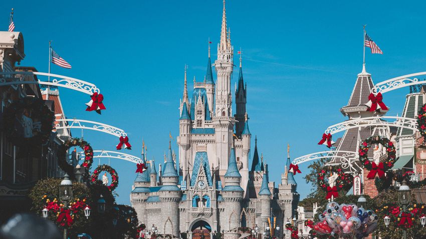 Melyik állat nem szereplő a Disney-féle Az Oroszlánkirály történetében?