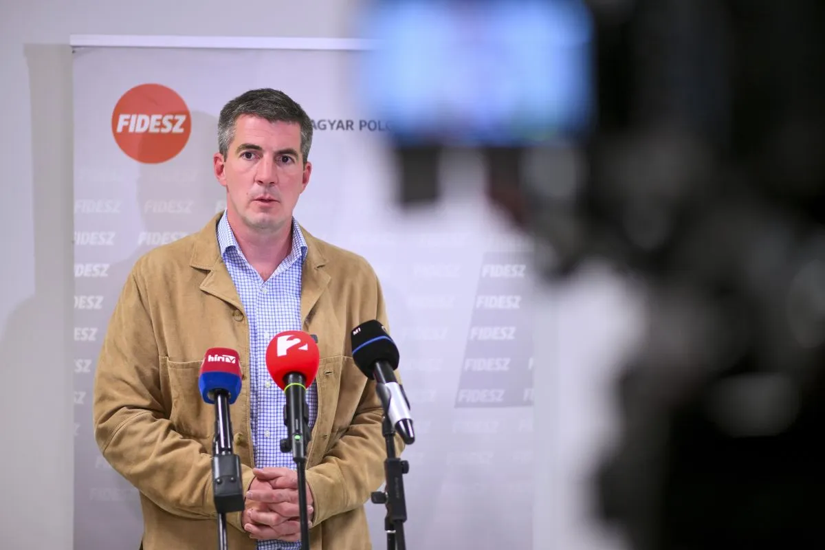 KOCSIS Máté