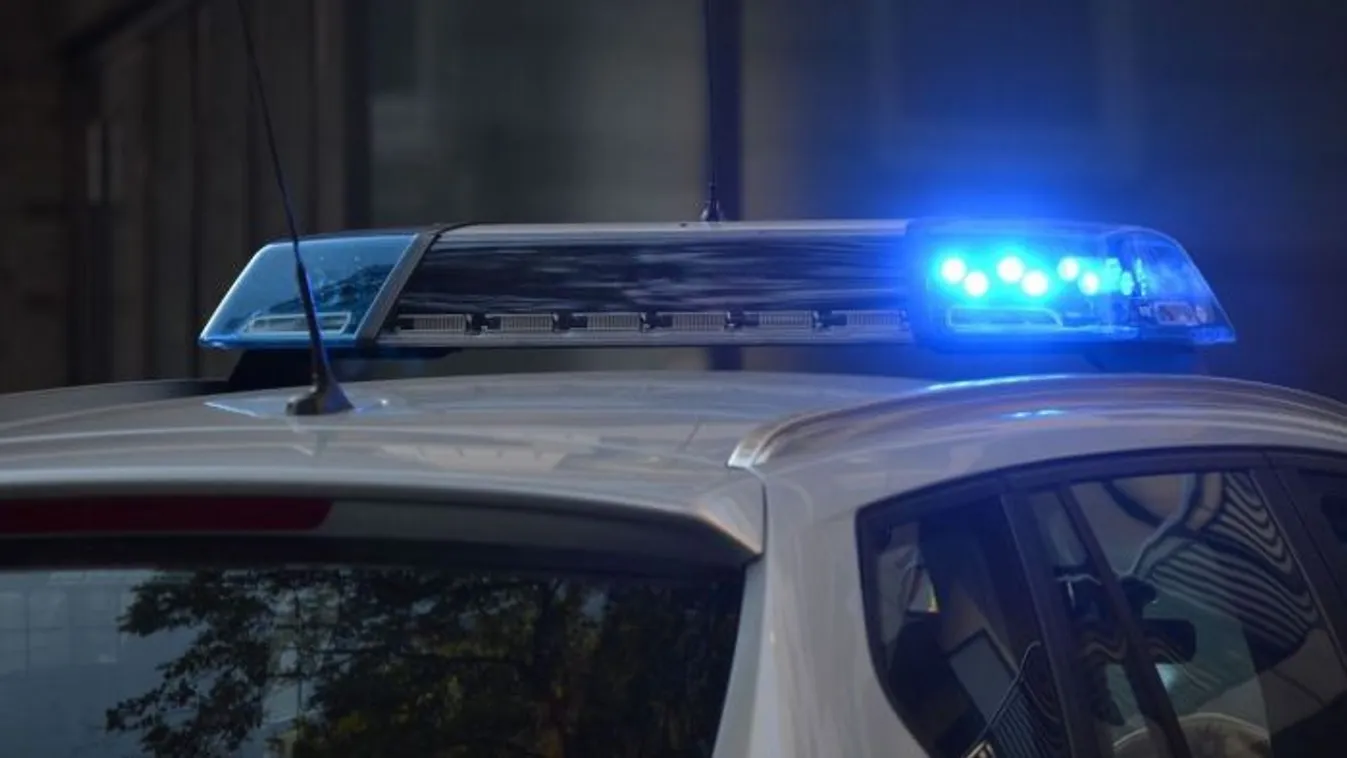 Összetörte a rendőrség a reménykedő szülők szívét: az eltűnt kislánynak már csak a holttestét húzták ki a folyóból