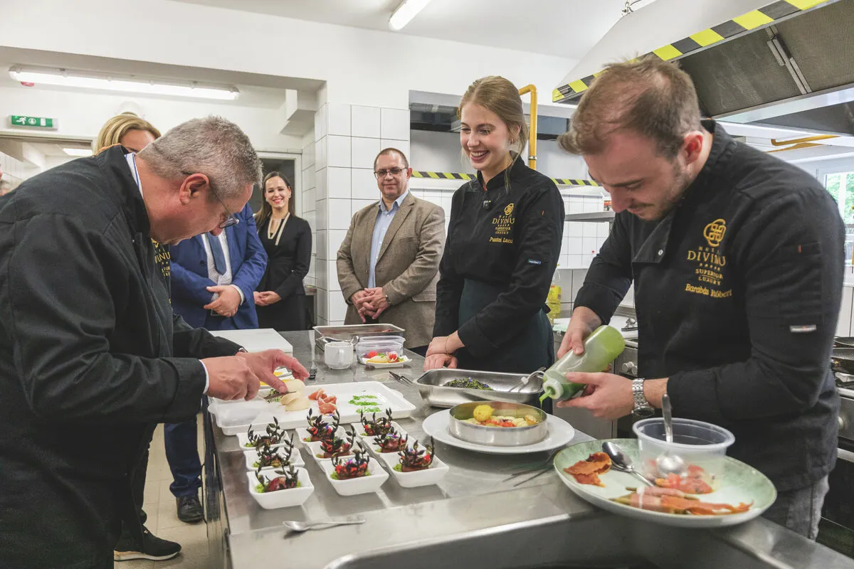 Zabagép sajtótájékoztató illusztráció