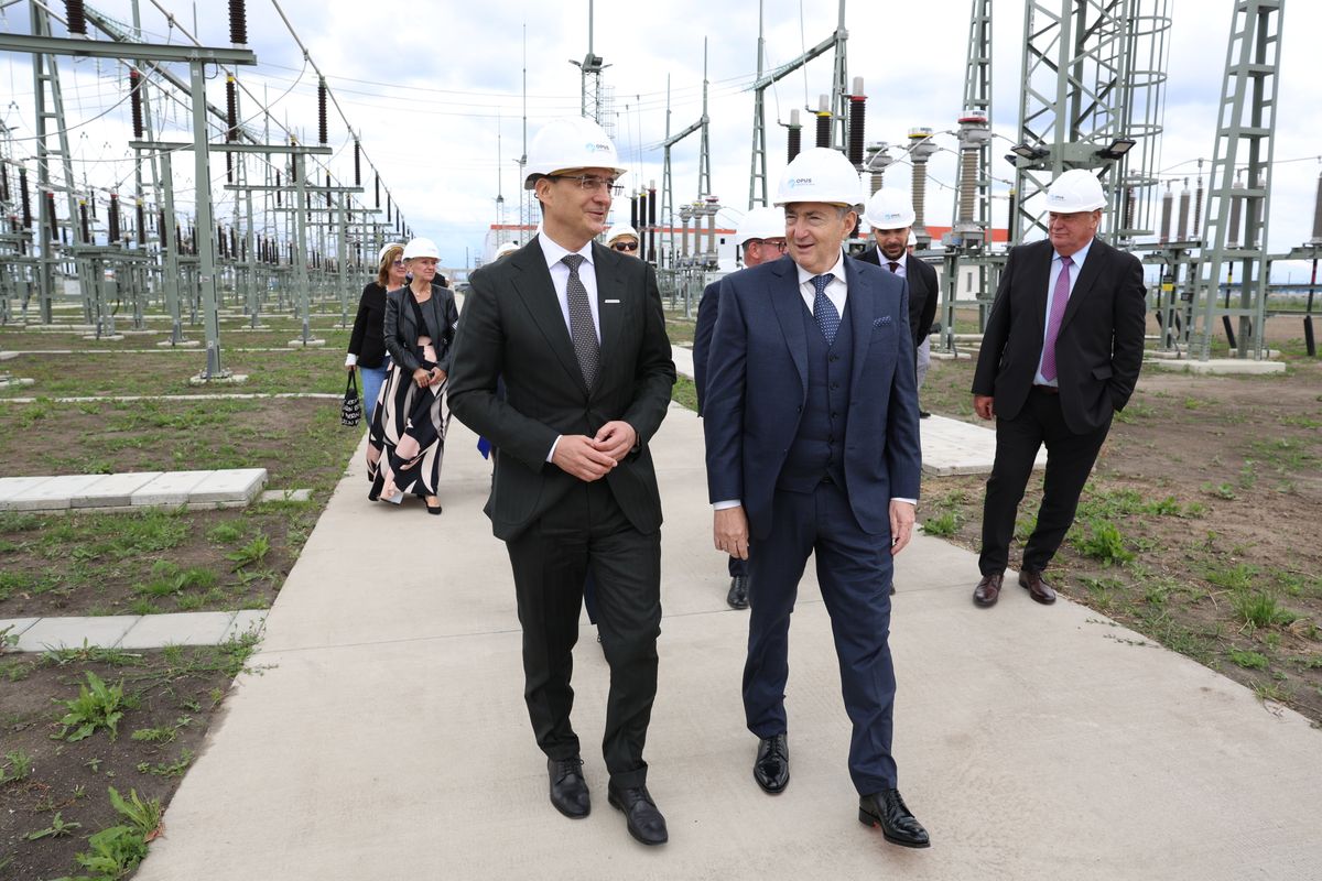 2025.05.29
a Mészáros Csoport érdekeltségébe tartozó OPUS TITÁSZ Zrt. „Debrecen Gugyori” nagyfeszültségű, 132 kV-os áramhálózati kapcsolóállomásának ünnepélyes avatása, illetve az azt követő helyszínbejárás