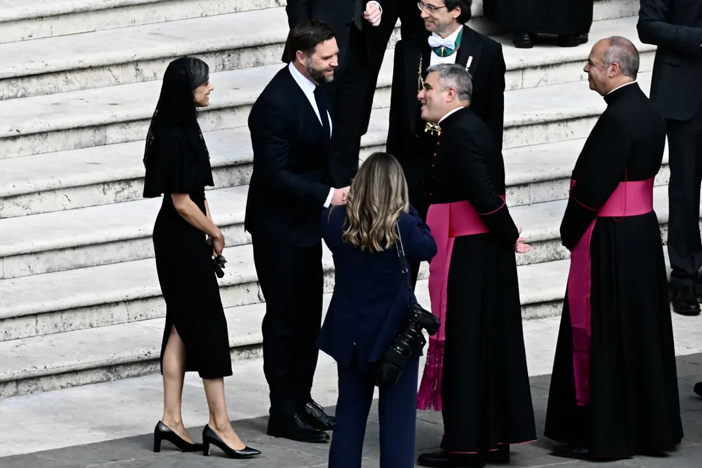  XIV. Leó pápa  beiktatása