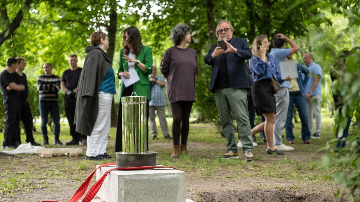 Jövőben élő embereknek üzentek a Városligetben