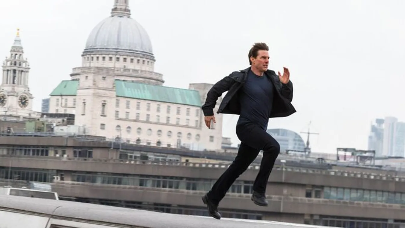 Tom Cruise fut, Leonardo DiCaprio pedig a poharát emeli – Színészek, akik minden filmjükben ugyanazt csinálják