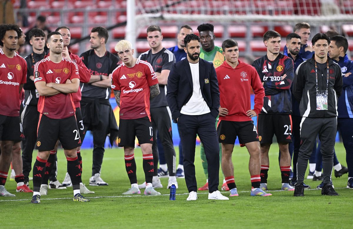 Rúben Amorim és a Manchester United játékosai érthető módon csalódottak a lefújás után