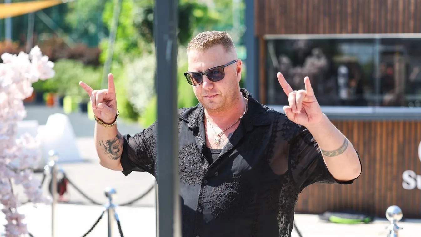 Sokkoló: Betört orral jelentkezett be Zámbó Jimmy fia, itt a videó a balesetről