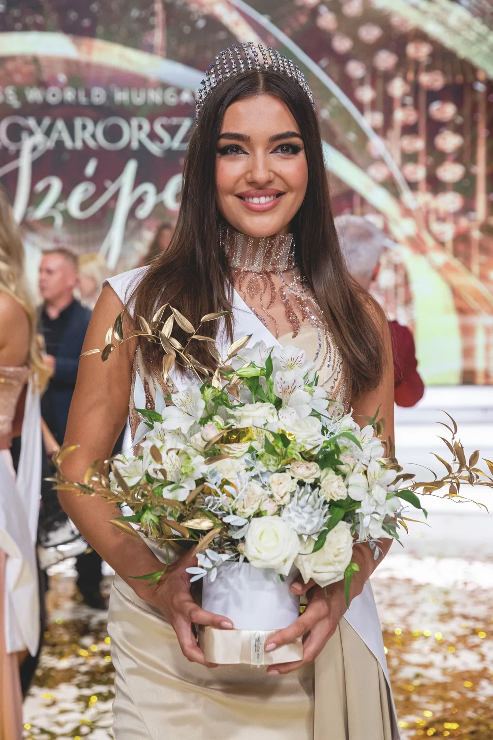 Katzenbach Andrea asszisztensként dolgozik