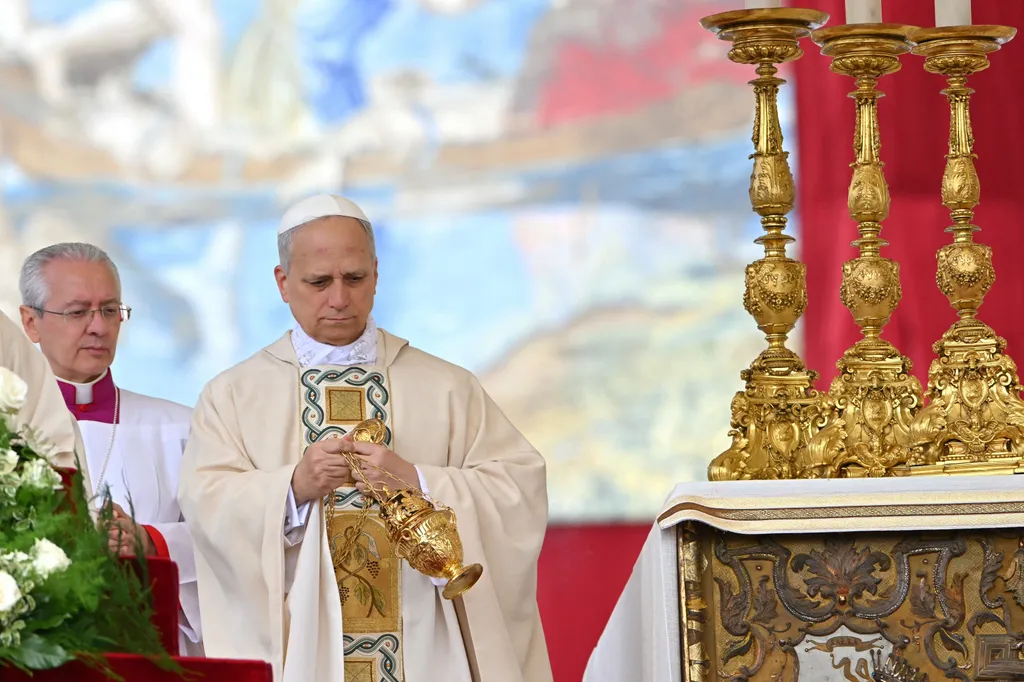  XIV. Leó pápa  beiktatása