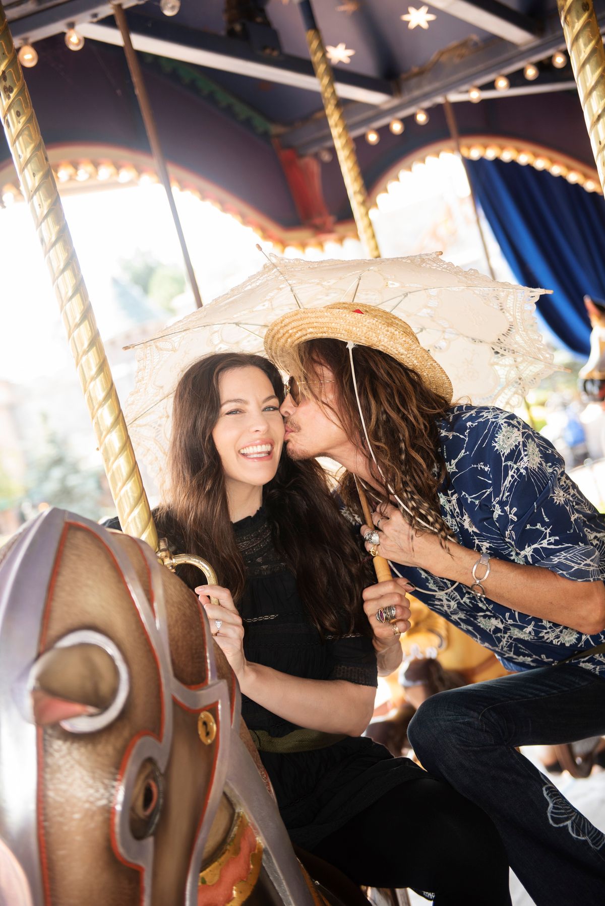 Liv Tyler és Steven Tyler találkozásuk első pillanatában tudták, hogy rokonok