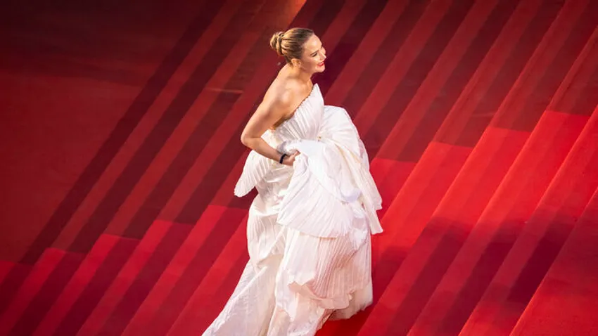 Az újdonsült kétszeres édesanya, Jennifer Lawrence hódította meg Cannes-t – Galéria
