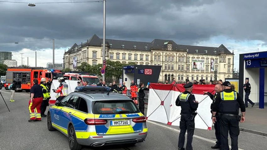 Képeken a hamburgi késelés horrorisztikus helyszíne