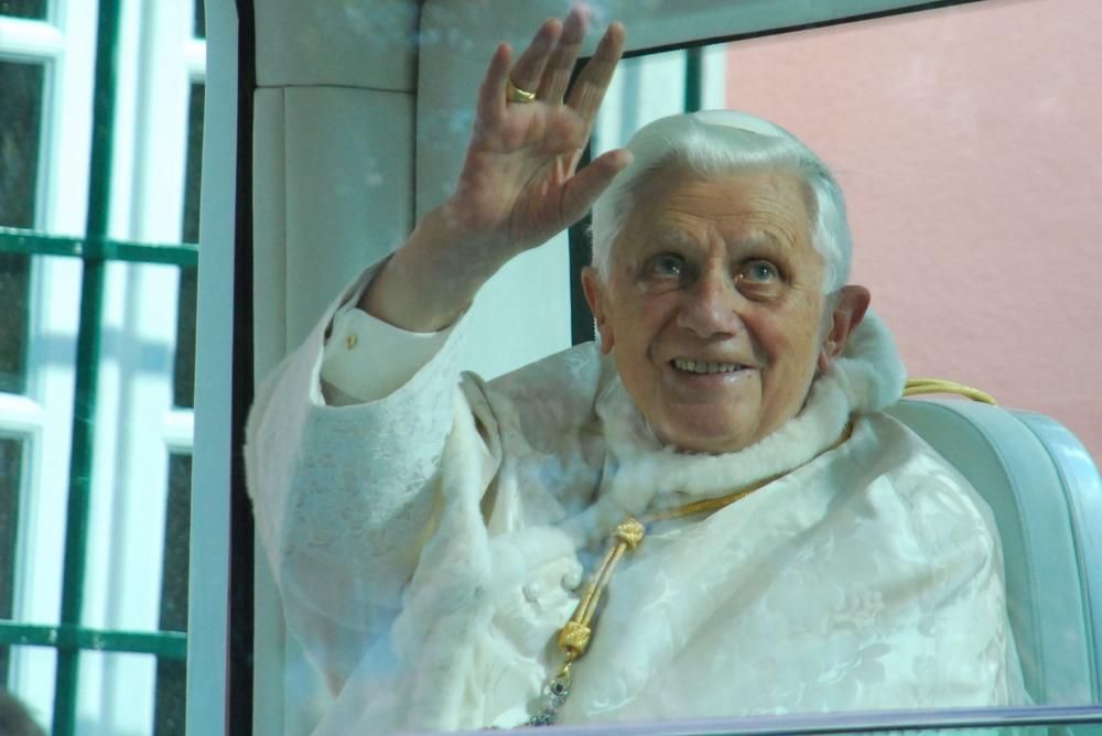 XVI. Benedek pápa