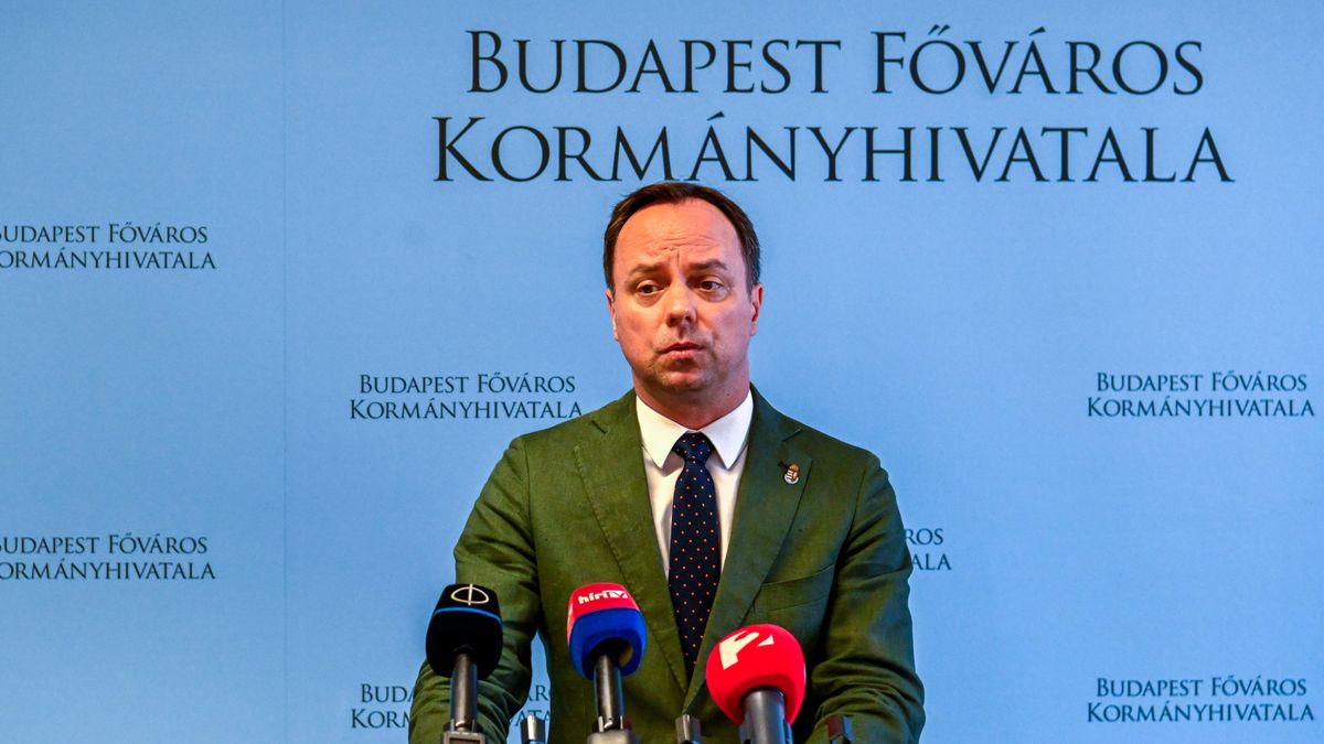 Nyitrai Zsolt leleplezte a véres bajnoki kupát - Videó