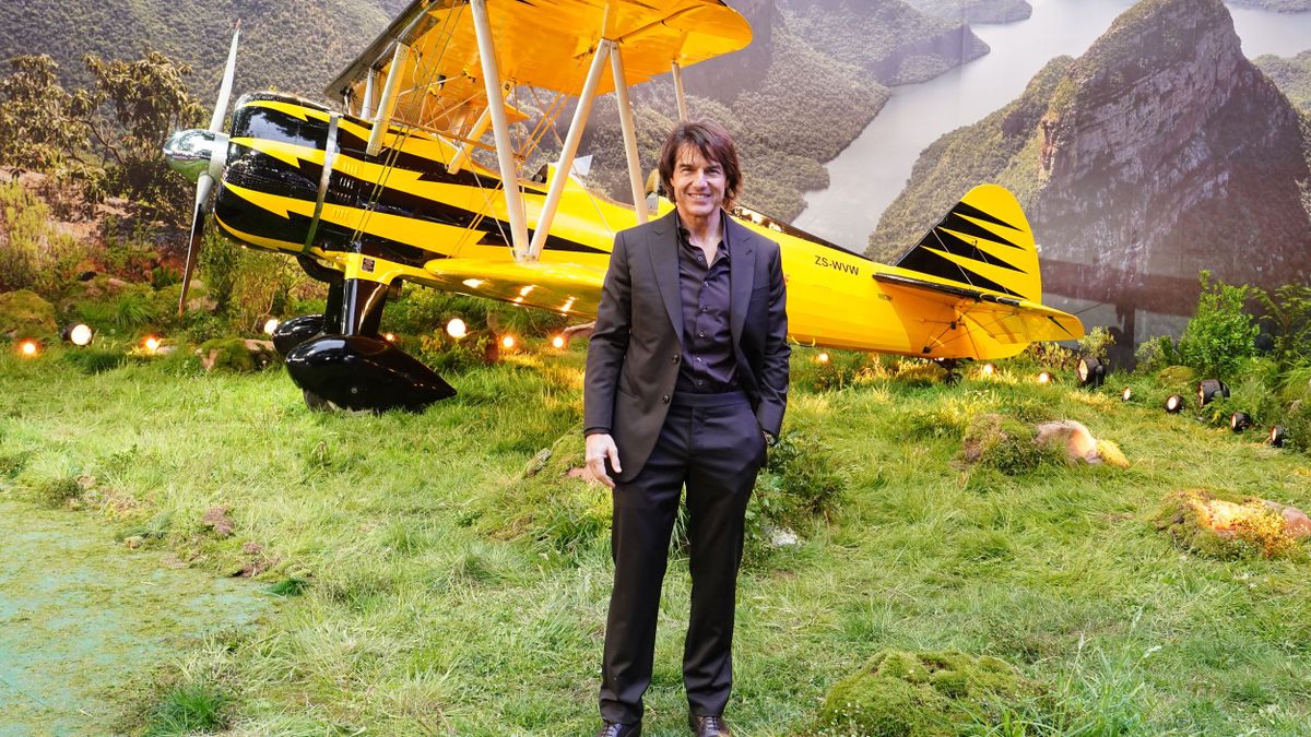 Tom Cruise látványos belépővel nyűgözte le a közönséget a Mission Impossible utolsó részének a premierjén – Galéria