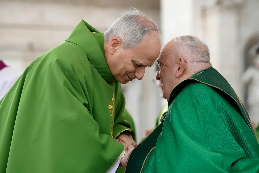 Robert Francis Prevost és Ferenc pápa