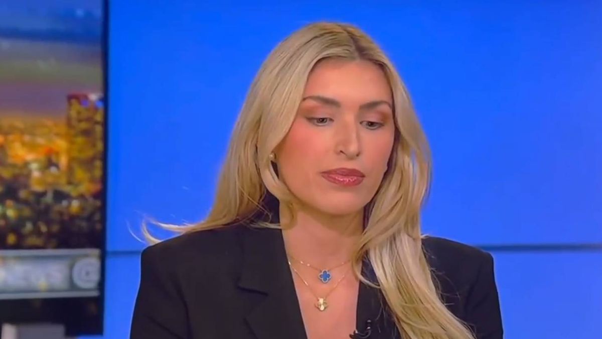 Drámai pillanatok élő adásban: mondat közben ájult el a híradós