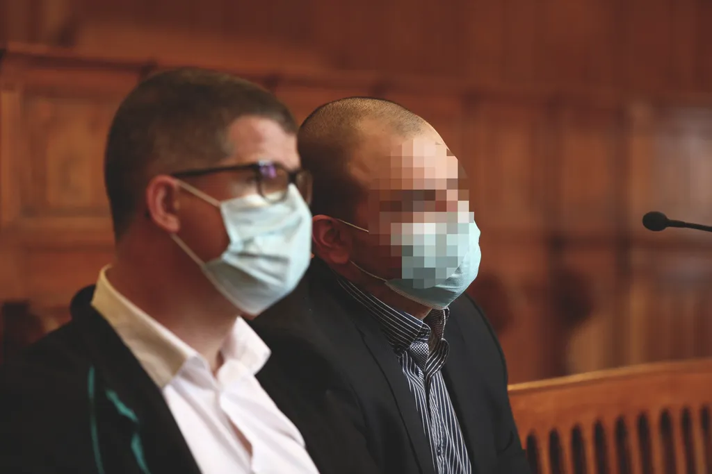 Budapest, 20210208
VV Fanni tárgyalás
Fotó: Dombóvári Tamás (DT)
Bors
képen: Brodmann László (B. László) és dr. Bálint Roland