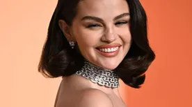 Selena Gomez beleszeretett a magyar Nanushkába, mást nem is viselne