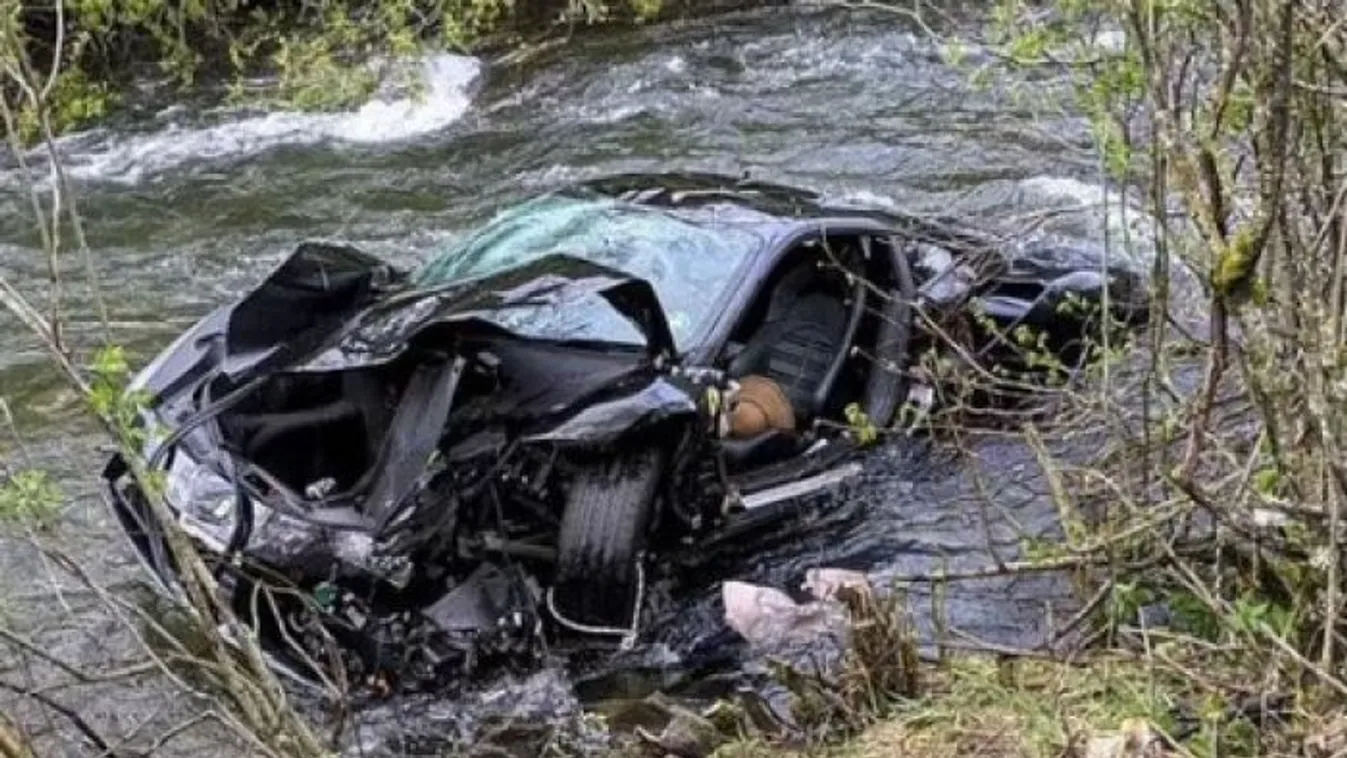 Iszonyatos tragédia: roncsok mindenütt, 140 milliós Ferrariban halt meg a szerelmespár - Fotó