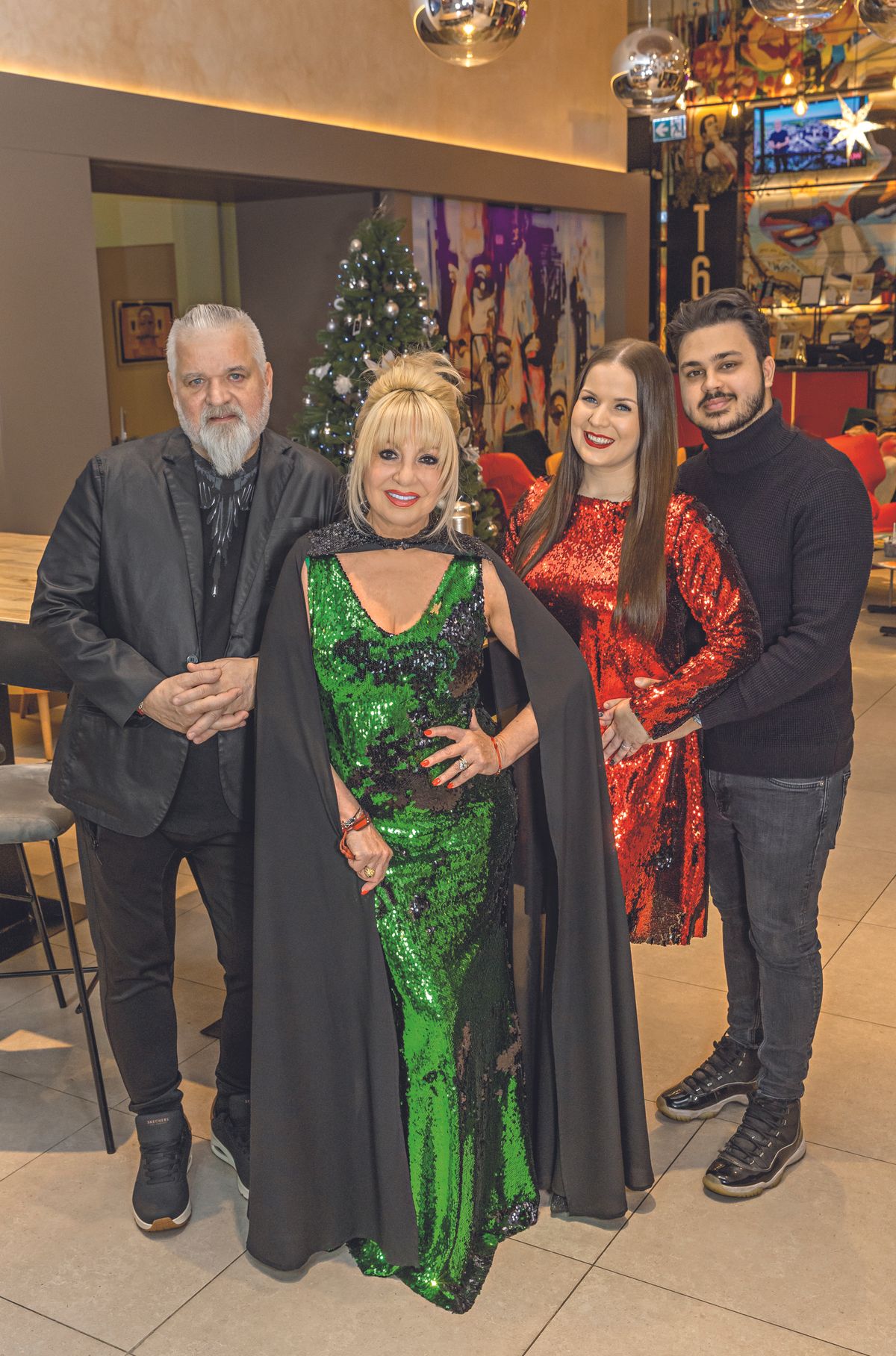 hot! hétfői feltöltés
Mikes - Ákos
Kiss Ádám - Ákos
dr. Katona Szandra - Niki
XIV. Leó pápa - Niki
Zoltán Erika - Adrián
Szabó Ádám - Adrián