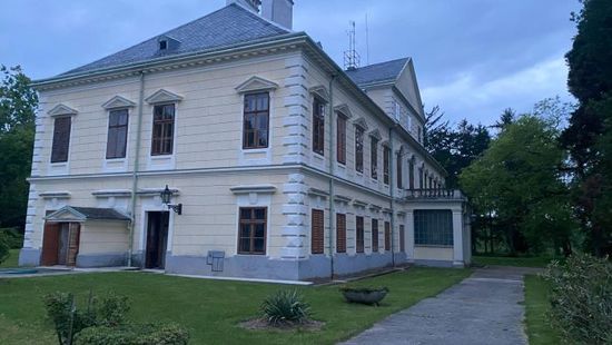 https://cdn.borsonline.hu/2025/05/rXljzyQGurFRaFyAvsHhgOfGnDLorZwA2KZ7M2Lo4AI/fill/550/310/no/1/aHR0cHM6Ly9jbXNjZG4uYXBwLmNvbnRlbnQucHJpdmF0ZS9jb250ZW50L2RhNTEwNWIyZTg2ODQ0OTFhOGVjYzJhYmJlMDkyMjFj.jpg