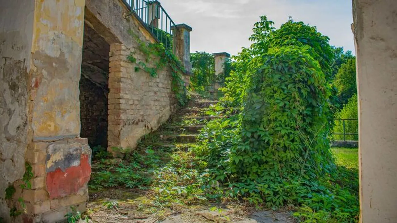 Rejtélyesen tűntek el a fürdőzők a dunántúli strandról - galéria