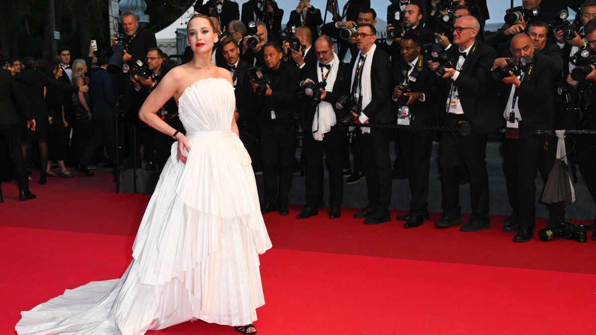 Mutatjuk, hogy fogadták a habcsóknak öltözött Jennifer Lawrence-t Cannes-ban!