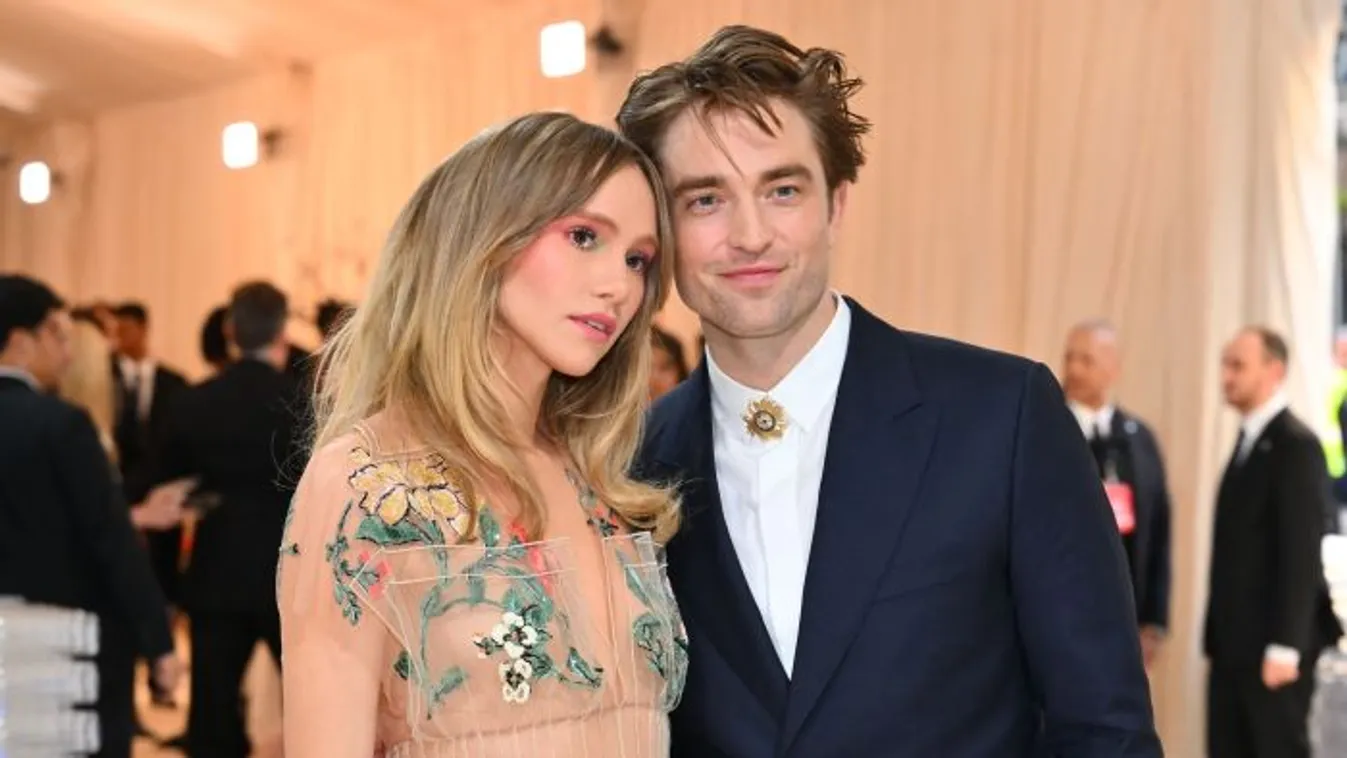 Nehezen küzdötte le szorongását az Alkonyat sztárja - Robert Pattinson 39 éves lett!