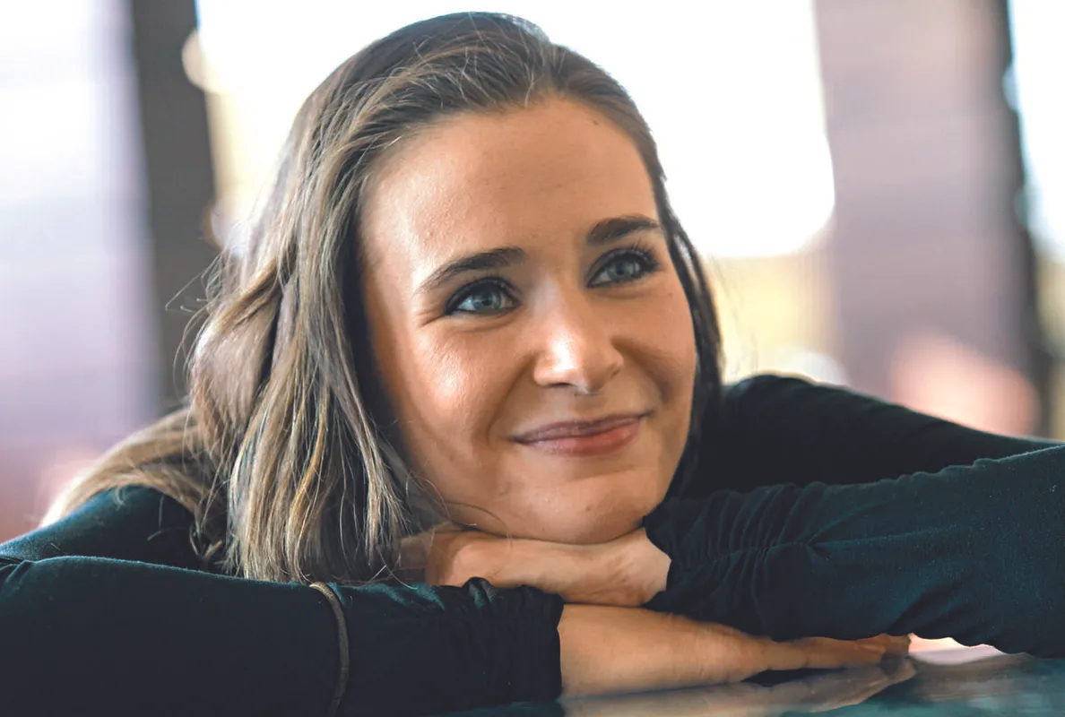 HOT! MAGAZIN HÉTFŐI FELTÖLTÉSEK Tápai - AdriánCurtis - Ákos Tompos Kátya - NikiMarsi - PetiOroszlán - ÁkosGrófo - Adrián
