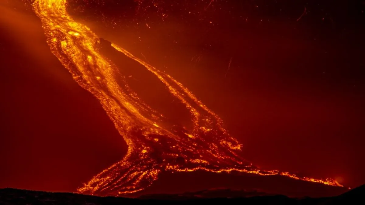 Európa legveszélyesebb vulkánja kegyetlen pusztításra képes – friss felvételek az Etna kitöréséről
