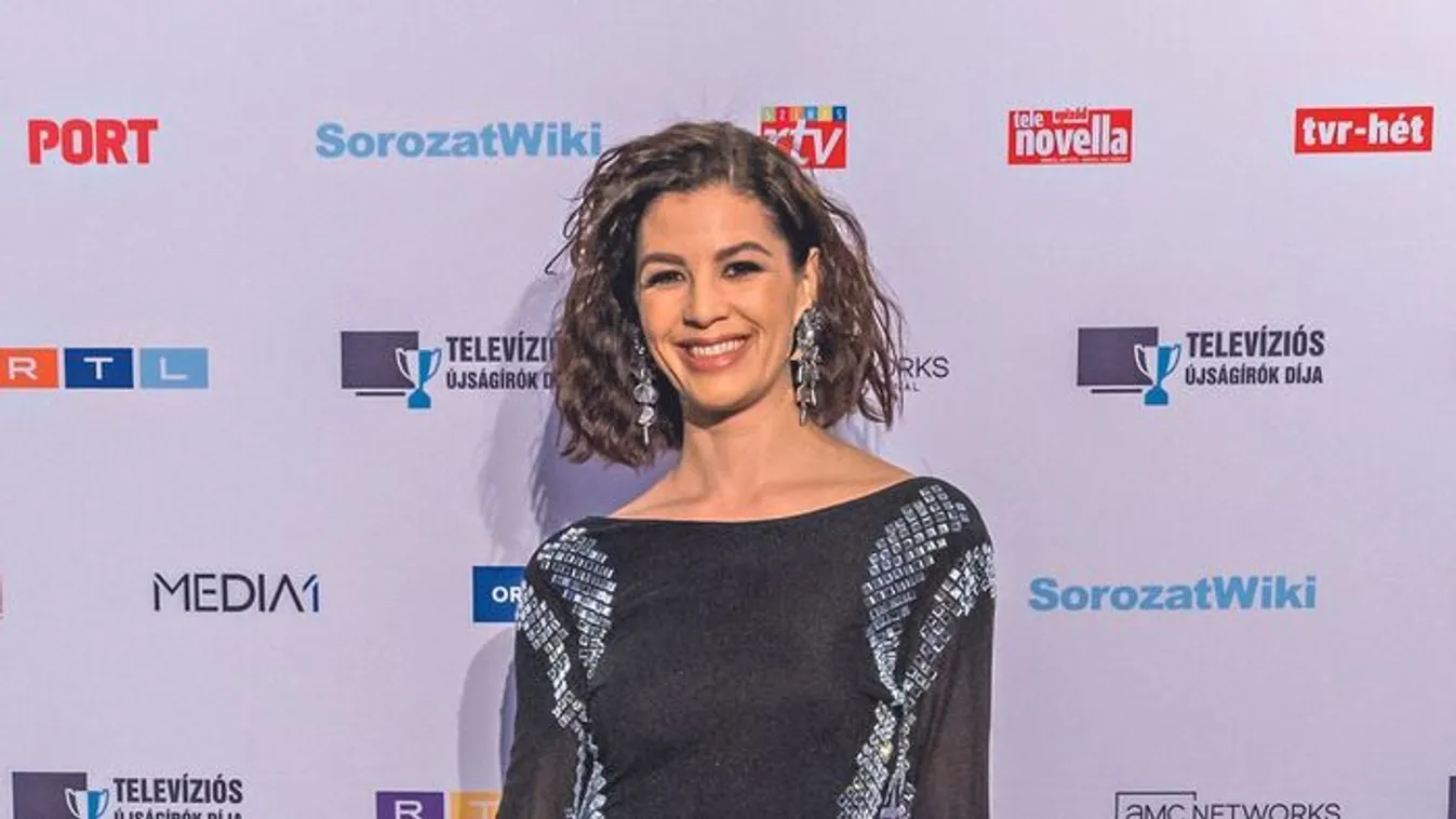 Ördög Nóra olyat tett, amit a rajongók sem bírnak ki szó nélkül: "az ördög is angyalszárnyakat növeszthet"