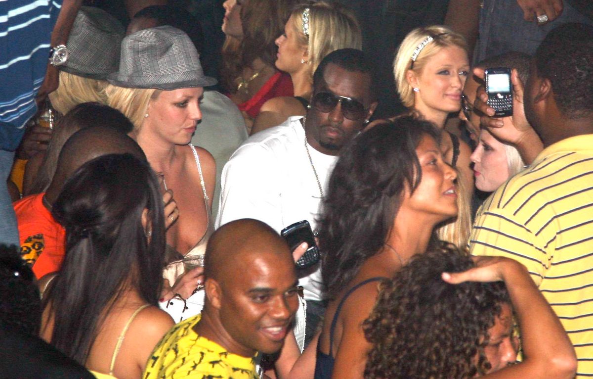 Britney Spears Diddy-vel és Paris Hilton-nal bulizott a koncertje előtti este