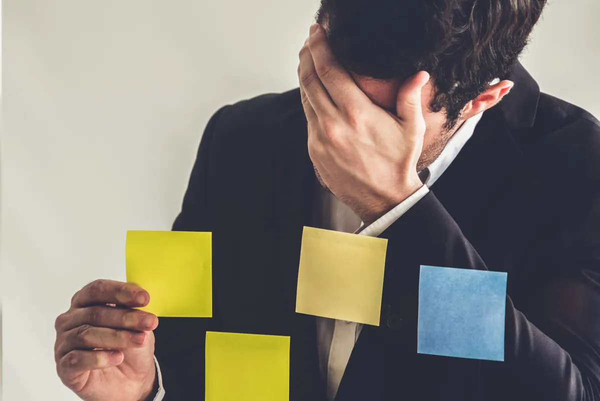 ADHD, értekezlet, férfi, munkahely, post-itek