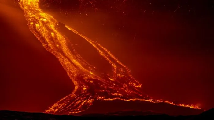 Brutális, friss felvételek jöttek az Etna kitöréséről