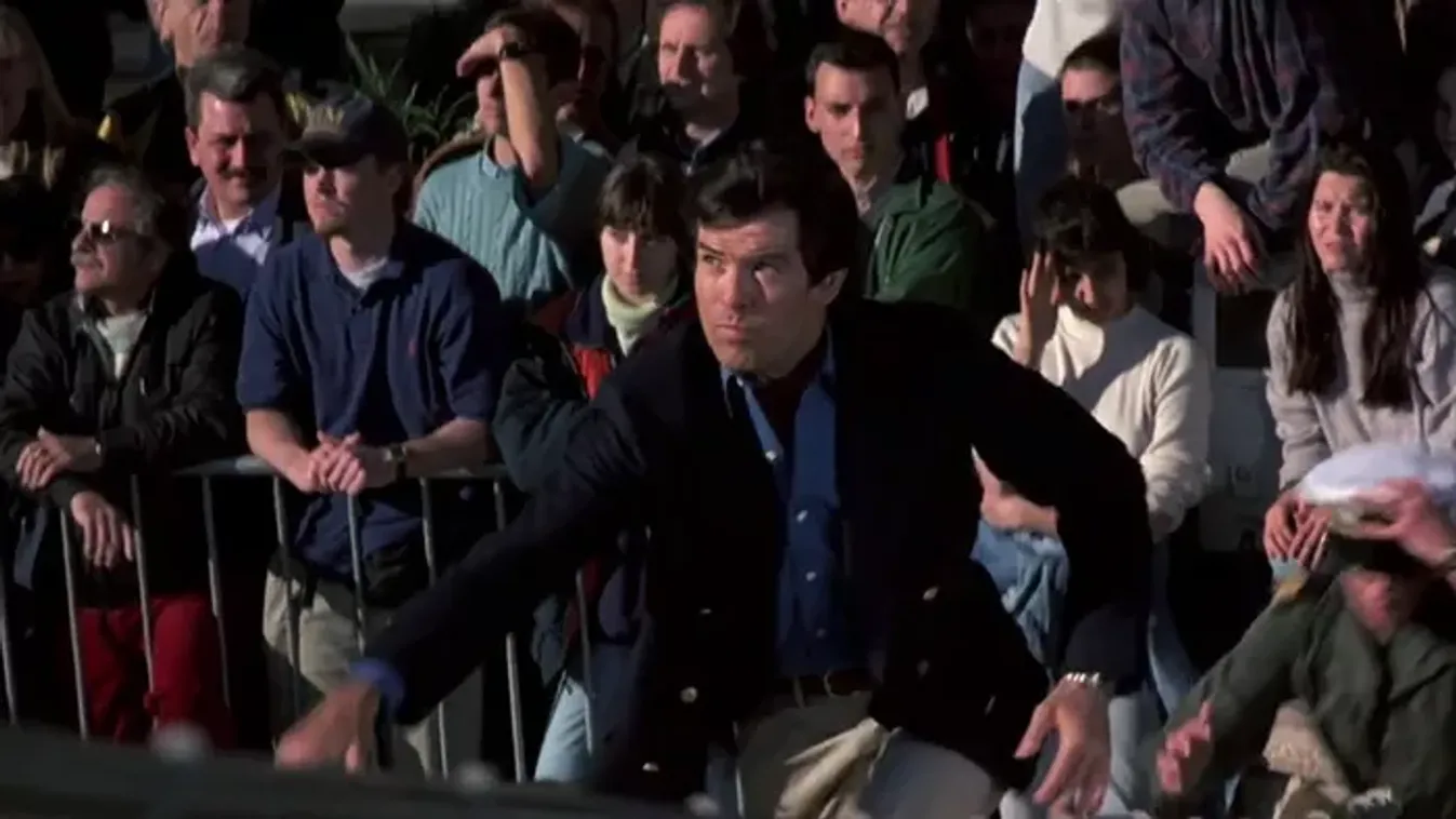 30 éves a GoldenEye: ennyit változtak a James Bond-film szereplői – Galéria