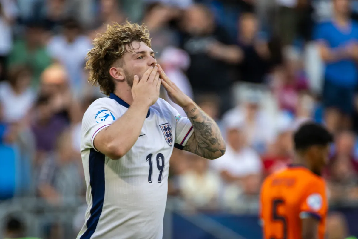 Harvey Elliott ha a Liverpoolnál nem is, de az angol utánpótlás válogatottban megtalálta régi énjét
