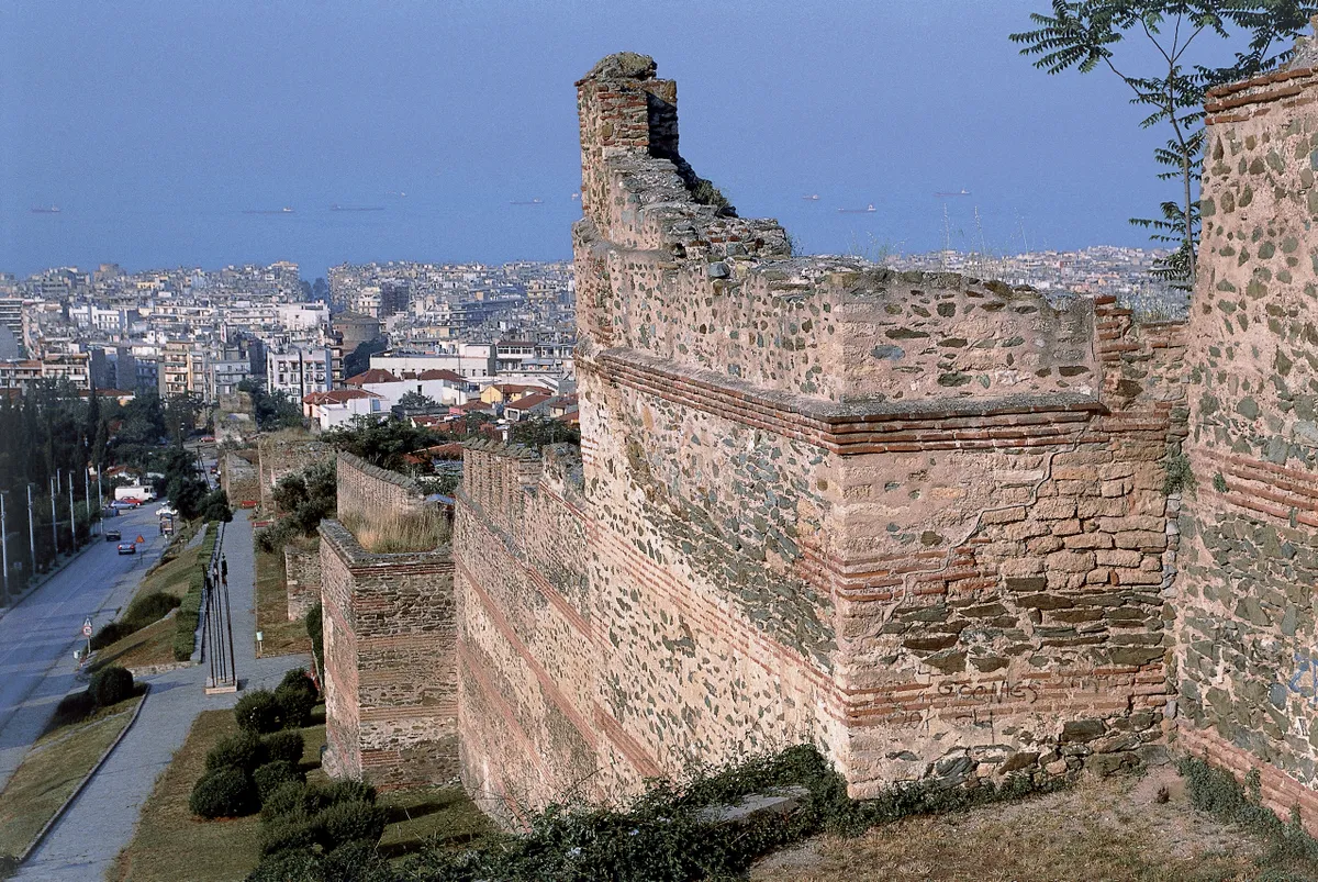 Thesszaloniki, Theodosius-falak, Görögország