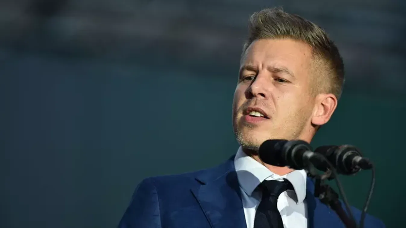A szcientológusok módszereivel dolgoznak a Tisza pártban