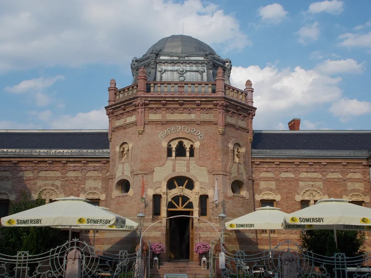 Székesfehérvár látnivalói, koronázóváros, Árpád fürdő