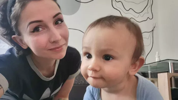 Megszállott férfi zaklatja a rákkal küzdő anyukát, Vivient