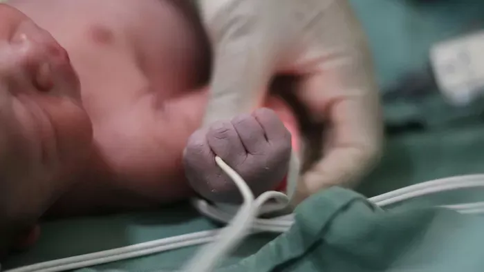 14 hónap után térhetet haza a kórházból a koraszülött kisfiú