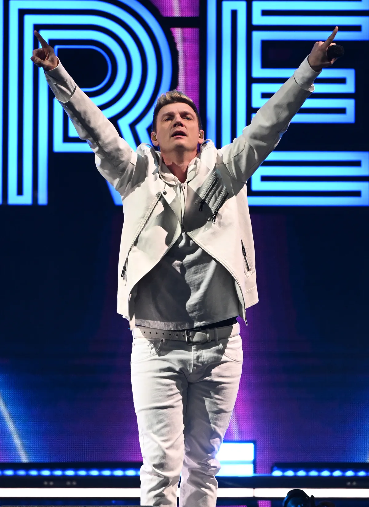 Nick Carter-t szexuális erőszakkal és nemi betegség terjesztésével vádolják