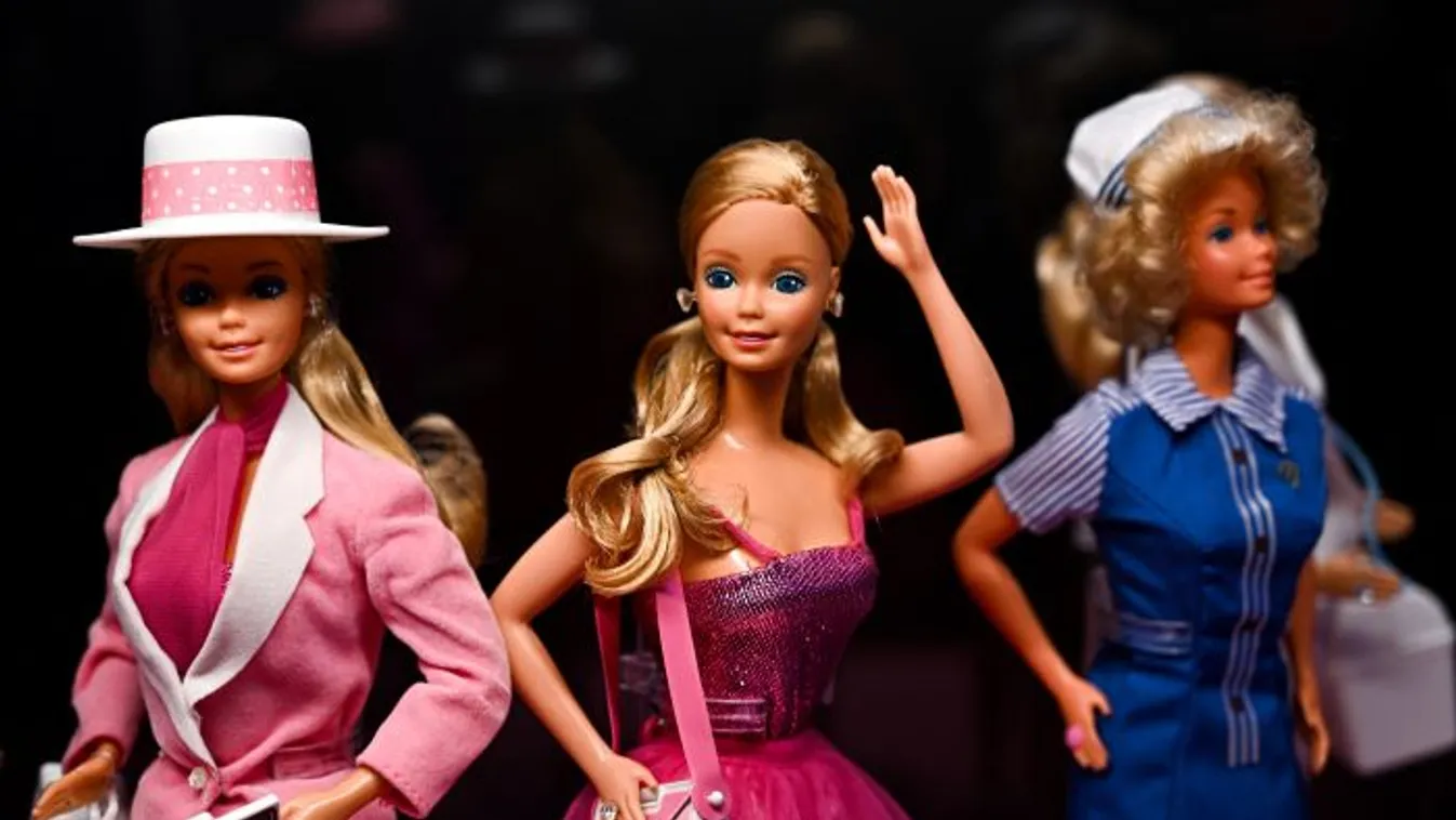 "Azt hitték, utálom magam, ezért kellett a műtétekhez fordulnom" - Visszatér természetes önmagához az élő Barbie